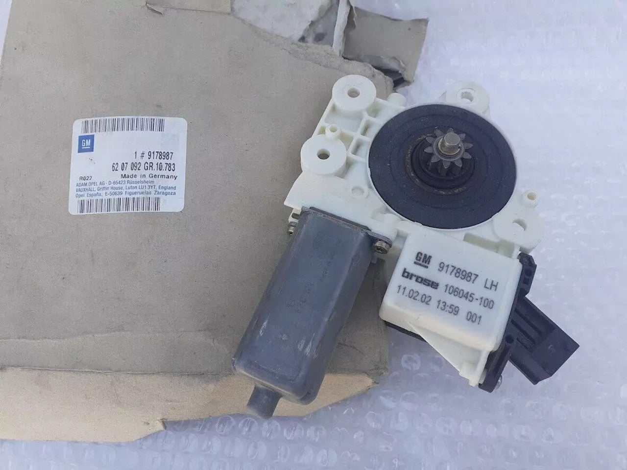 Window Motor Front Left fits Opel Vauxhall Vectra C Signum 9178987 Genuine View Front