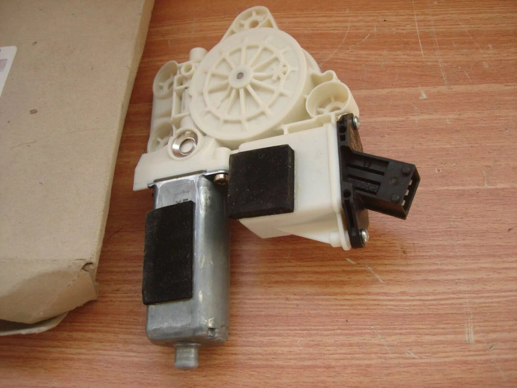 Window Motor Front Right fits Opel Vauxhall Vectra C Signum 9178988 Genuine View Left