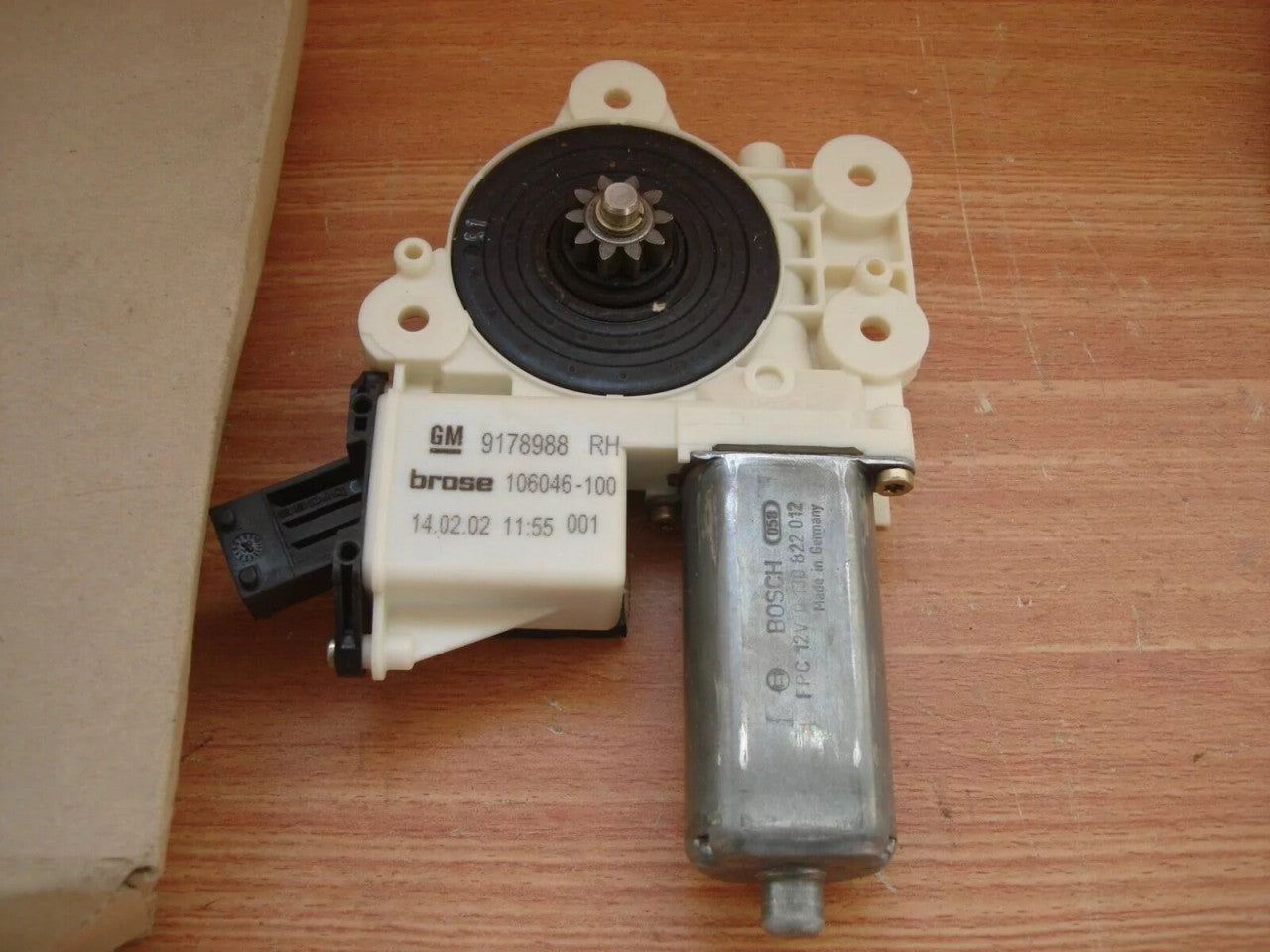 Window Motor Front Right fits Opel Vauxhall Vectra C Signum 9178988 Genuine View Upper