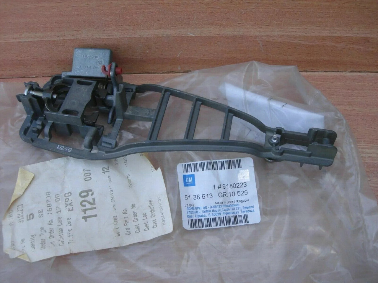 Exterior Door Handle Bracket Front Left RHD fits Opel Vauxhall Vectra C Genuine 9180223 View Rear