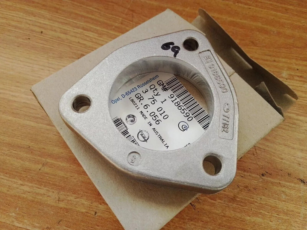 Idle Shaft Bearing Flange fits Opel Vauxhall 9186590 Genuine View Front