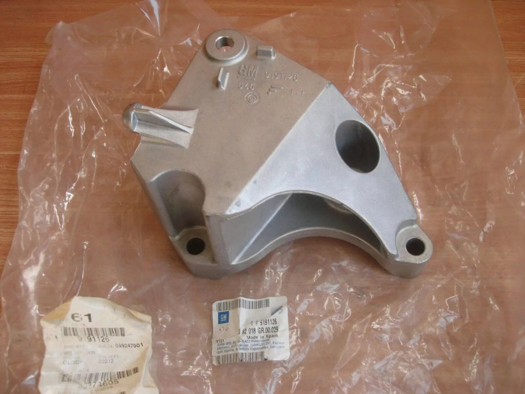 Engine Mount Bracket fits Opel Vauxhall Vectra C Signum 9191126 Genuine View Right