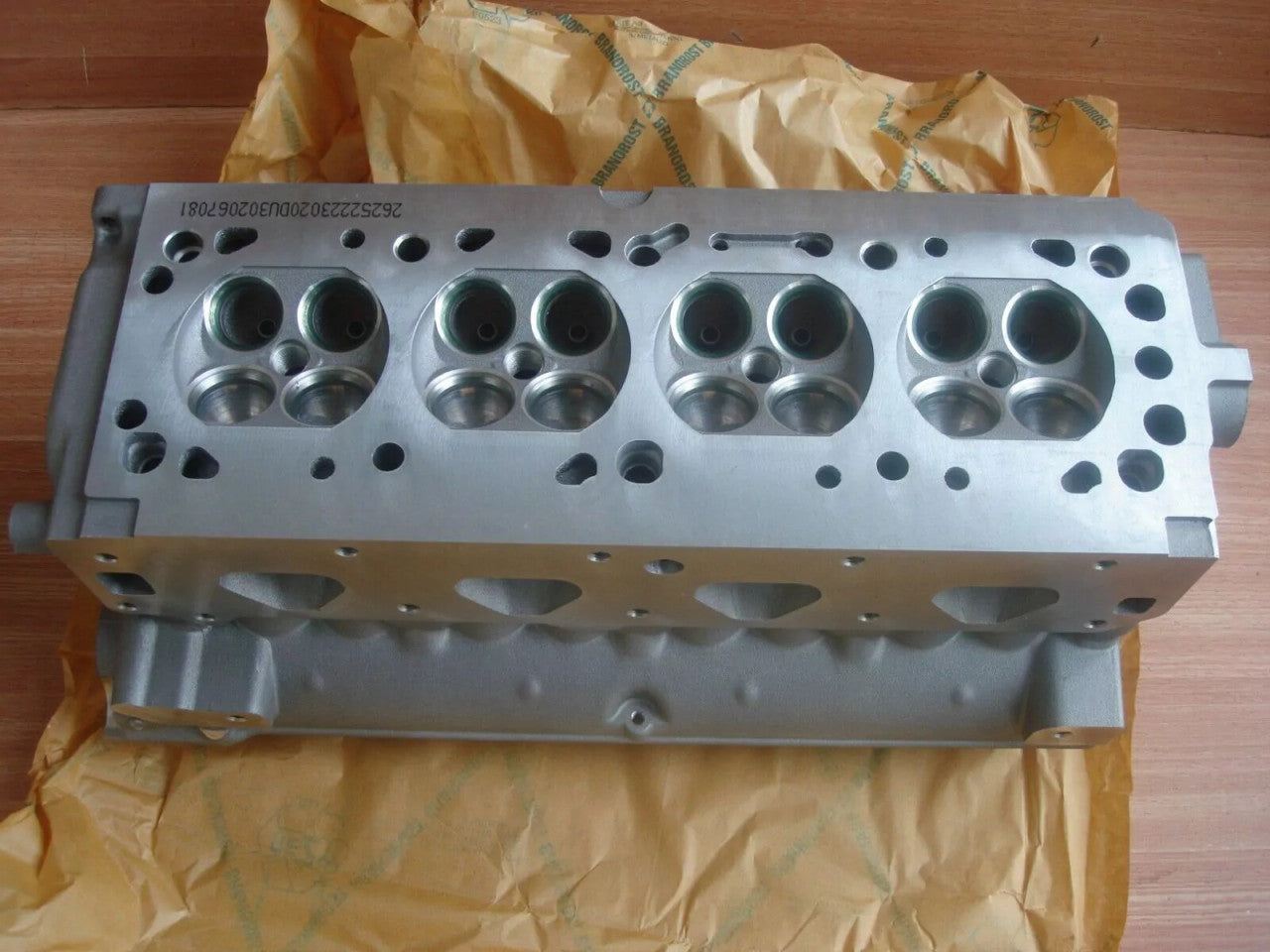 Cylinder Head fits Opel Vauxhall Z14XE Y16XE Z16XE 9192449 Genuine View Left