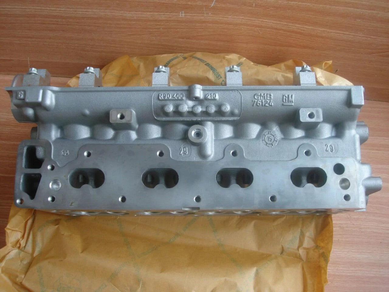 Cylinder Head fits Opel Vauxhall Z14XE Y16XE Z16XE 9192449 Genuine View Upper