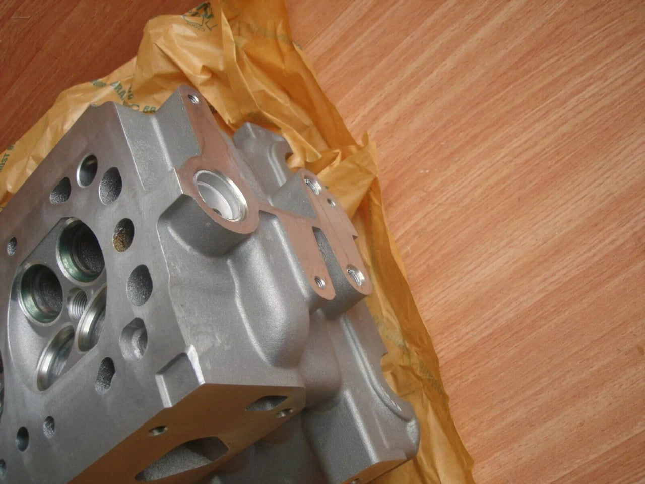 Cylinder Head fits Opel Vauxhall Z14XE Y16XE Z16XE 9192449 Genuine View Lower