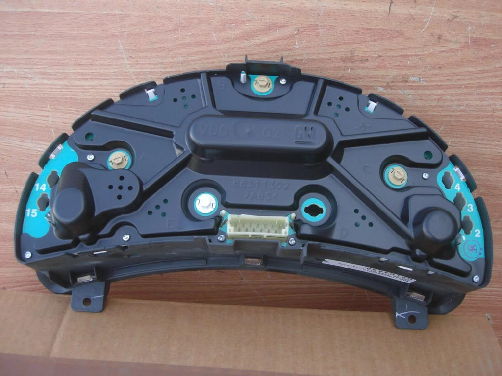 Instrument Cluster fits Opel Vauxhall Corsa C 9194499 Genuine View Right