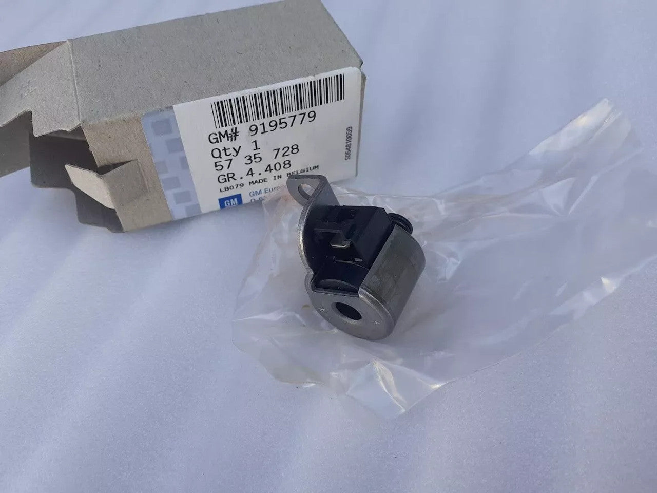 Automatic Transmission A/T Solenoid Valve fits Opel Vauxhall 9195779 Genuine View Rear