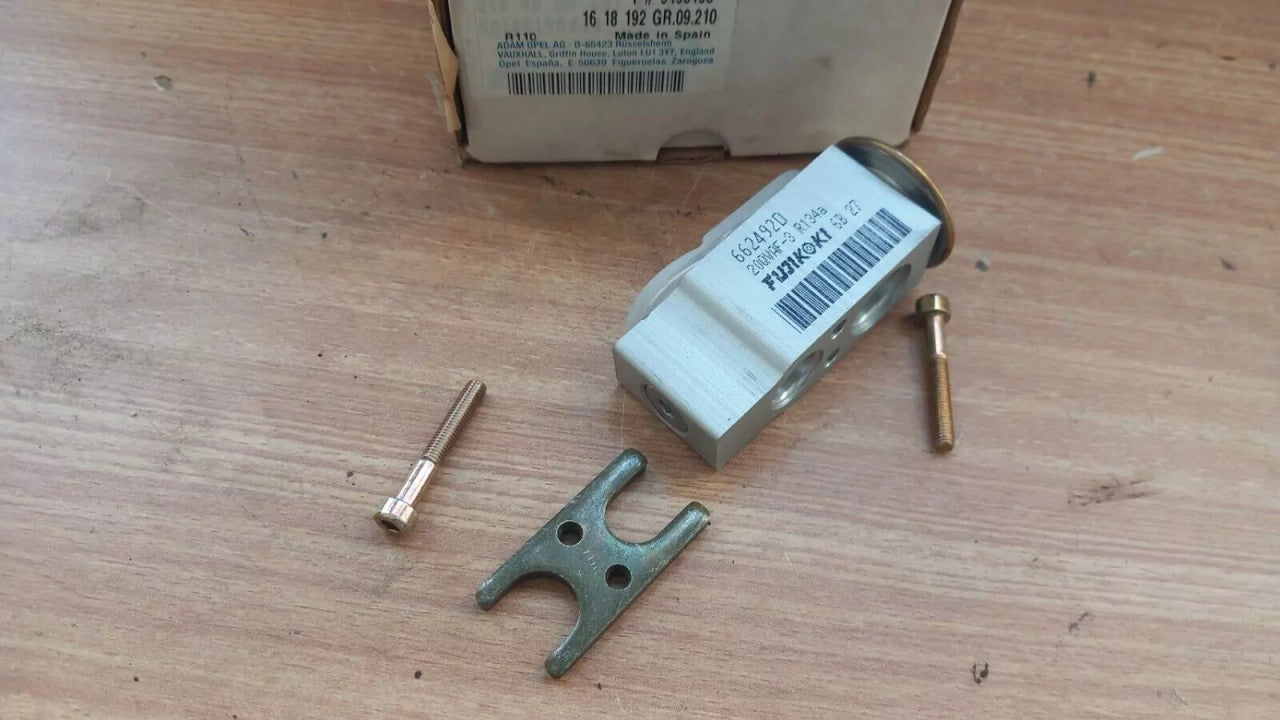 A/C Expansion Valve fits Opel Vauxhall Corsa C Tigra B 9196195 Genuine View Rear