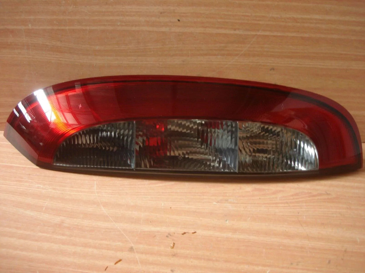 Tail Rear Light Right Red fits Opel Vauxhall Corsa C Hatch Van 9196364 Genuine View Front