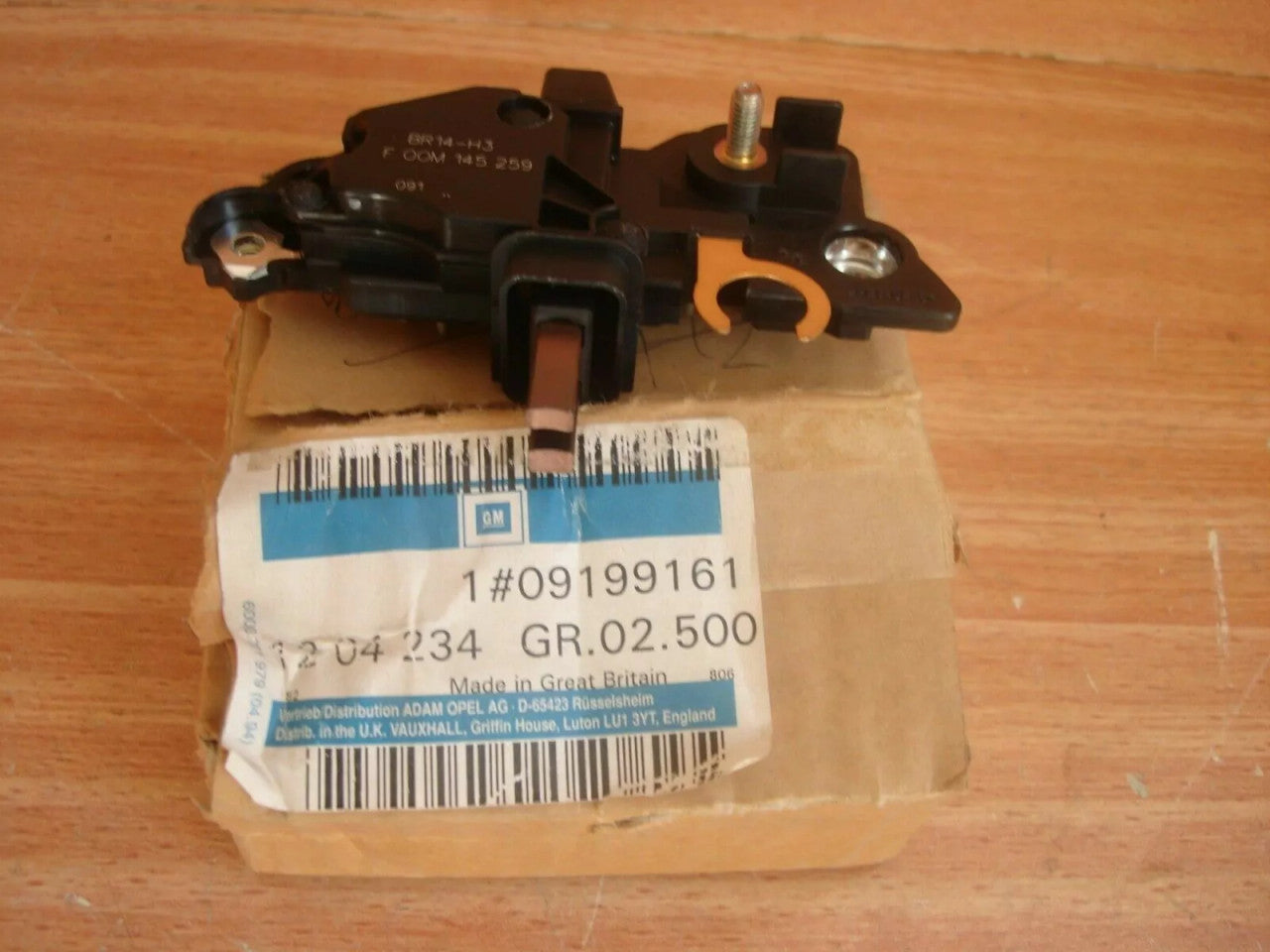 Voltage Regulator fits Opel Vauxhall Y26SE Z32SE 9199161 Genuine View Rear