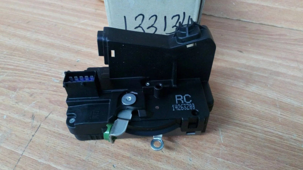 Door Lock Front Right RHD fits Opel Vauxhall Astra G Coupe Convertible 9199837 View Rear