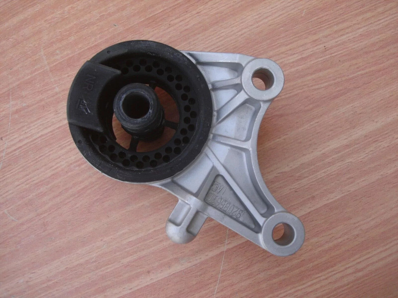 Engine Mount Front fits Opel Vauxhall Zafira A F75 Y20DTH 92085610 Genuine View Right