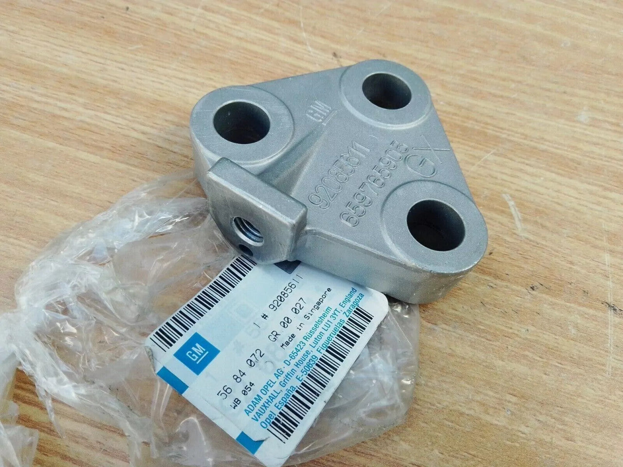 Engine Mount Bracket Left fits Opel Vauxhall Zafira A 92085611 Genuine View Front