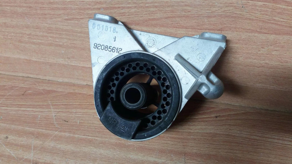 Engine Mount Front fits Opel Vauxhall Zafira A Z18XE 92085612 Genuine View Front