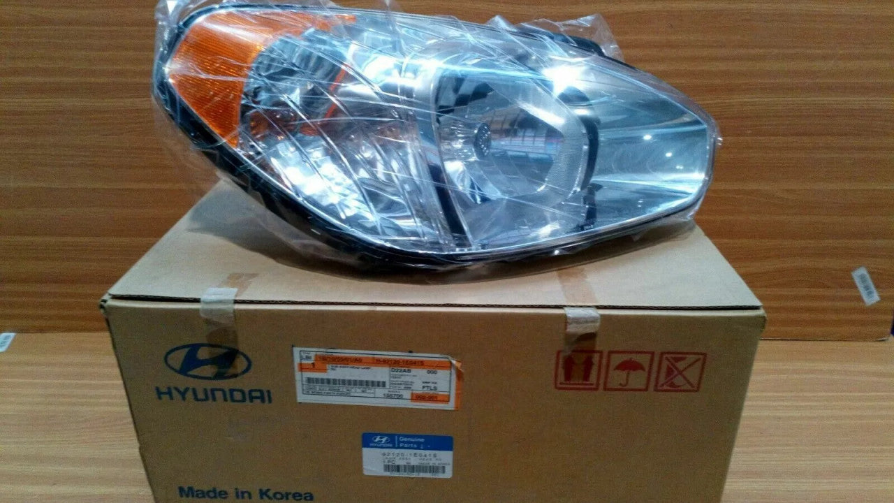 Headlight Right fits Hyundai Accent Verna 921201E041S Genuine View Front