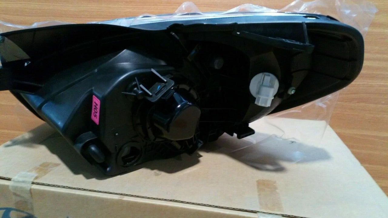 Headlight Right fits Hyundai Accent Verna 921201E041S Genuine View Right