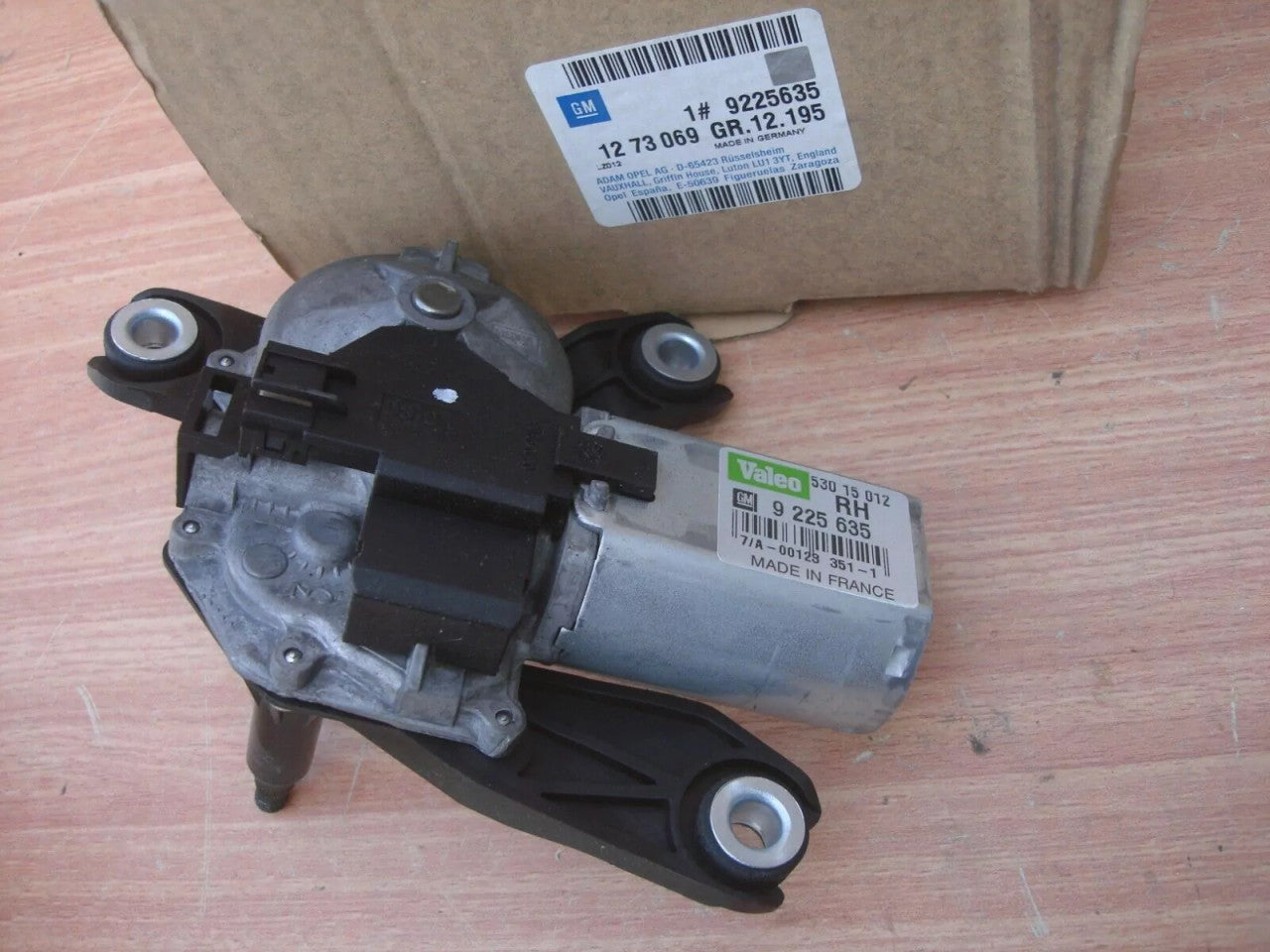 Windshield Wiper Motor Rear Right fits Opel Corsa Combo C 9225635 Genuine View Rear