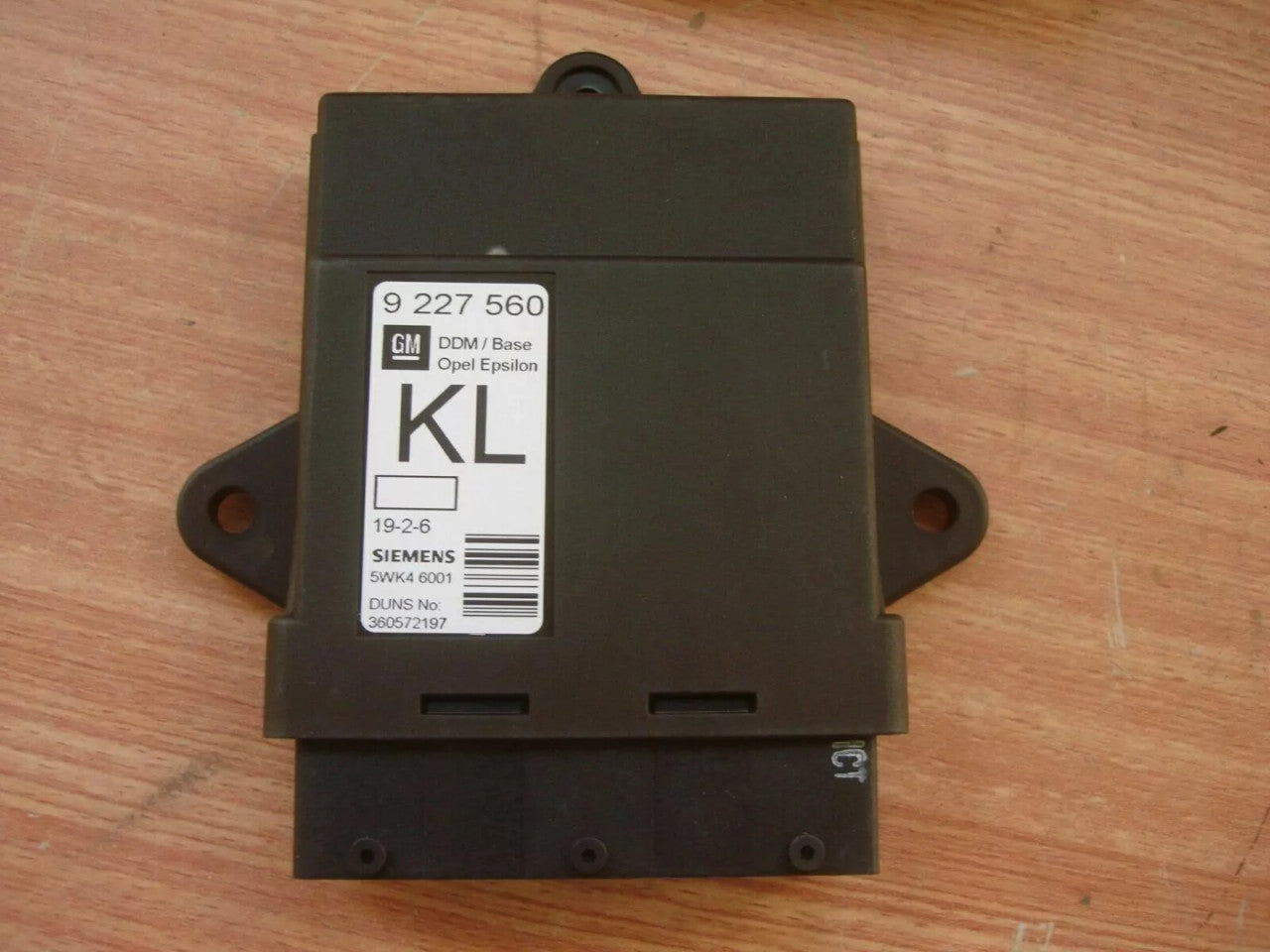 ECU Control Module Central Locking fits Opel Vauxhall Vectra C 9227560 Genuine View Front