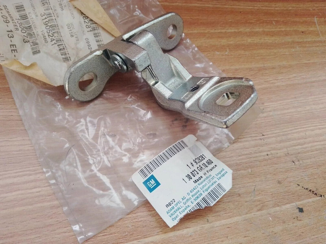 Door Hinge Rear Lower Left fits Opel Vauxhall Vectra C Signum 9228281 Genuine View Front