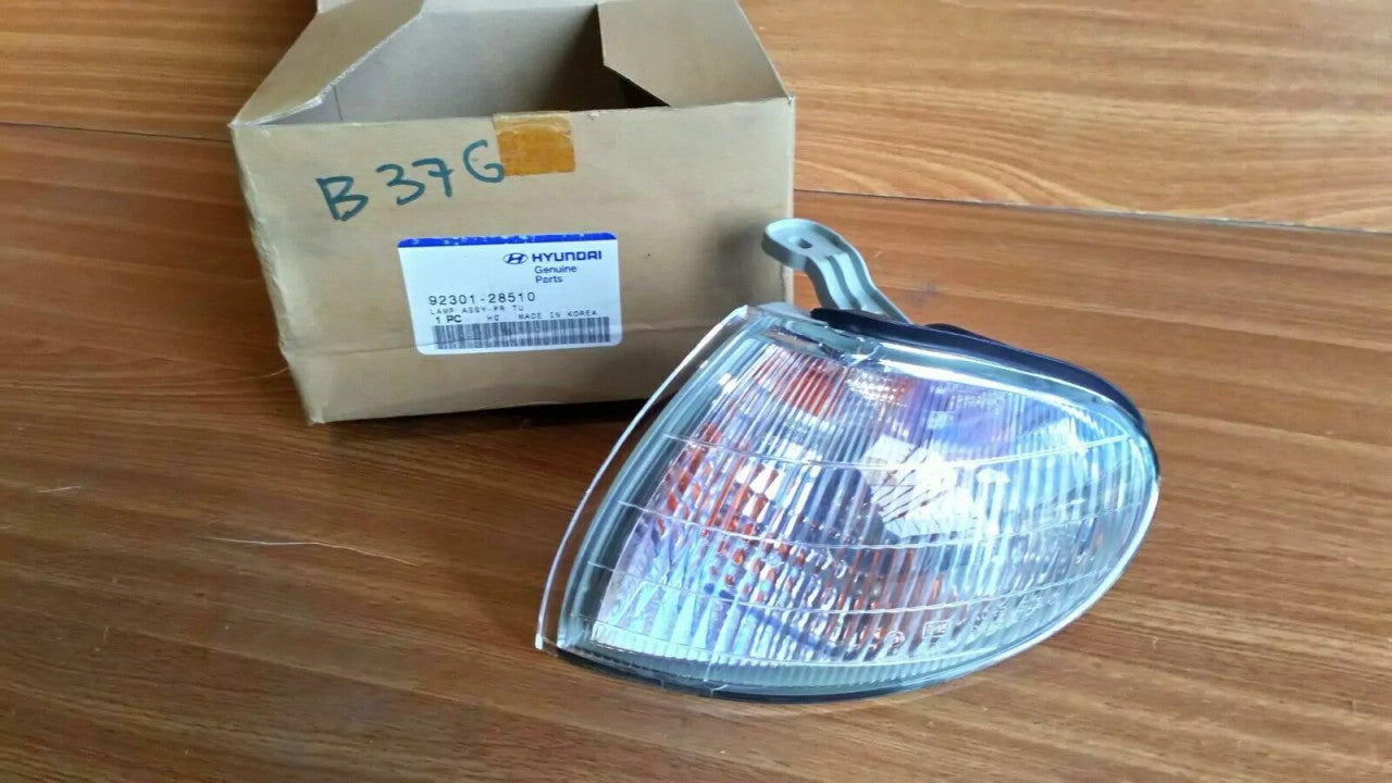 Indicator Turn Signal Front Left fits Hyundai Elantra Lantra 9230128510 Genuine View Front