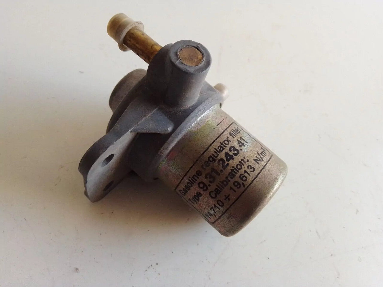 Fuel Filter Pressure Regulator fits Fiat 124 93124341 View Right