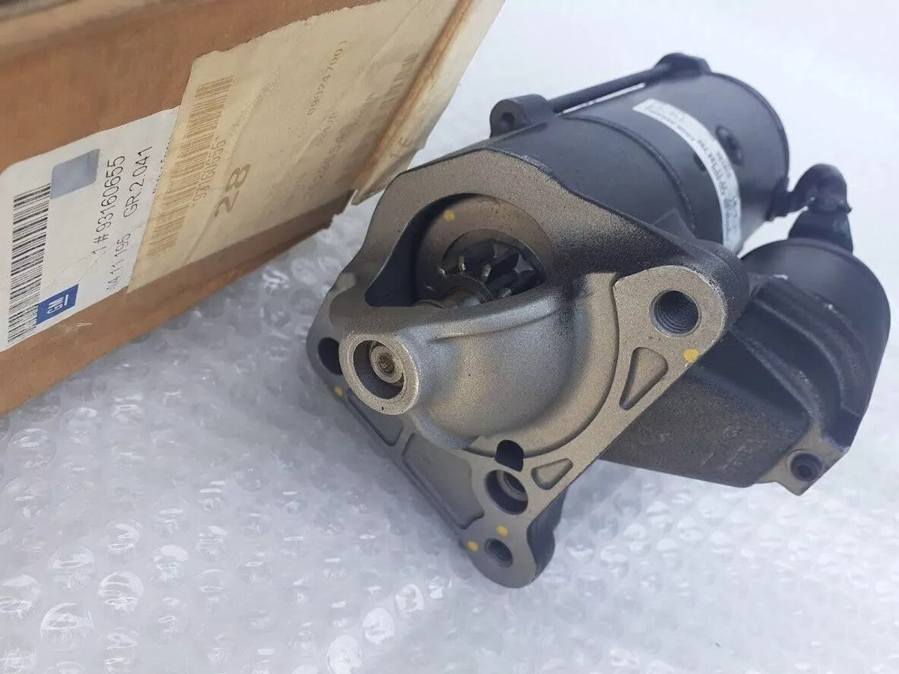Starter Motor fits Opel Vauxhall Vivaro A Movano A F9Q 93160655 Genuine View Close Up Left