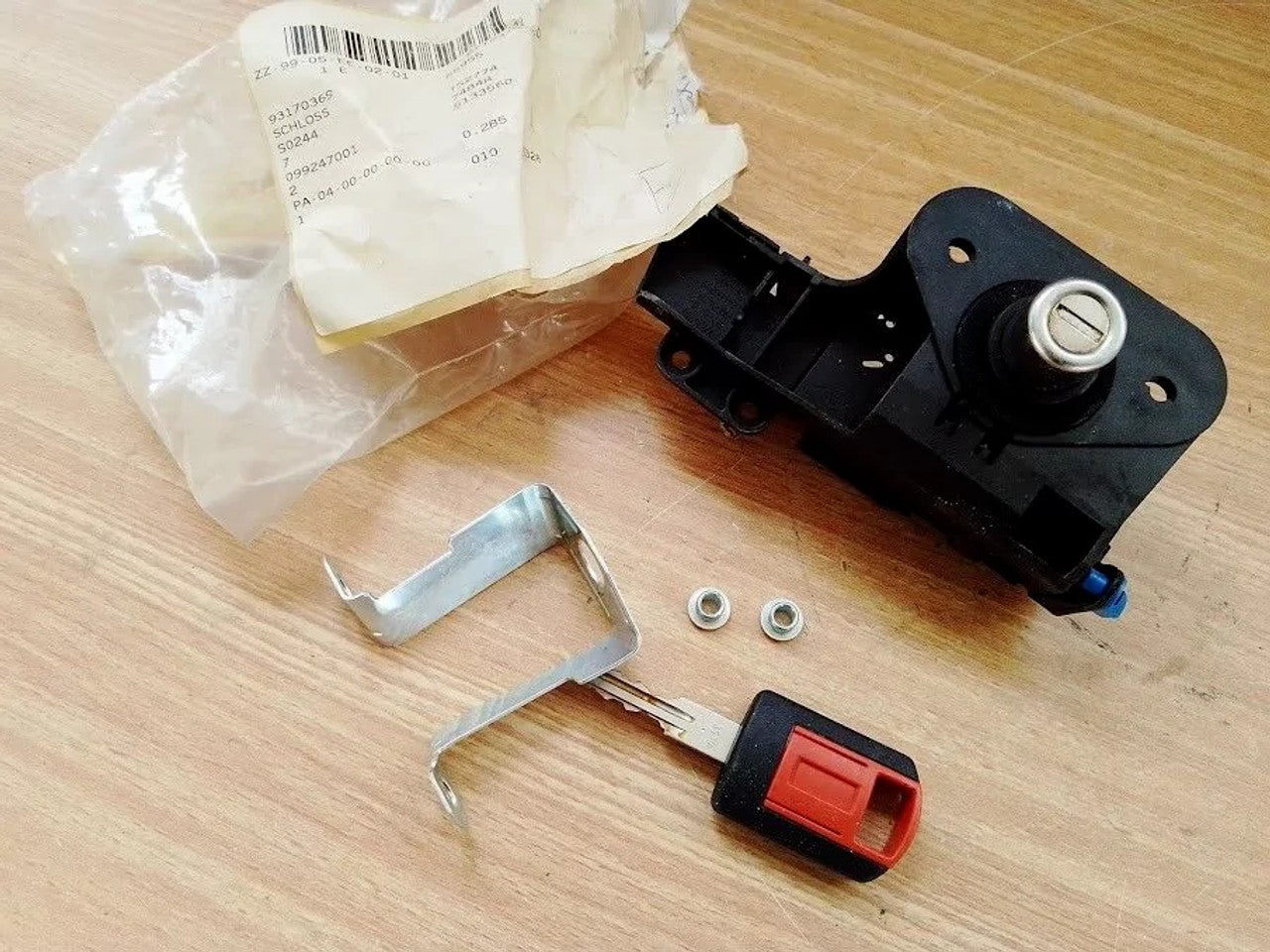 Trunk Lock Boot fits Opel Vauxhall Corsa C Meriva A 93170369 Genuine View Front