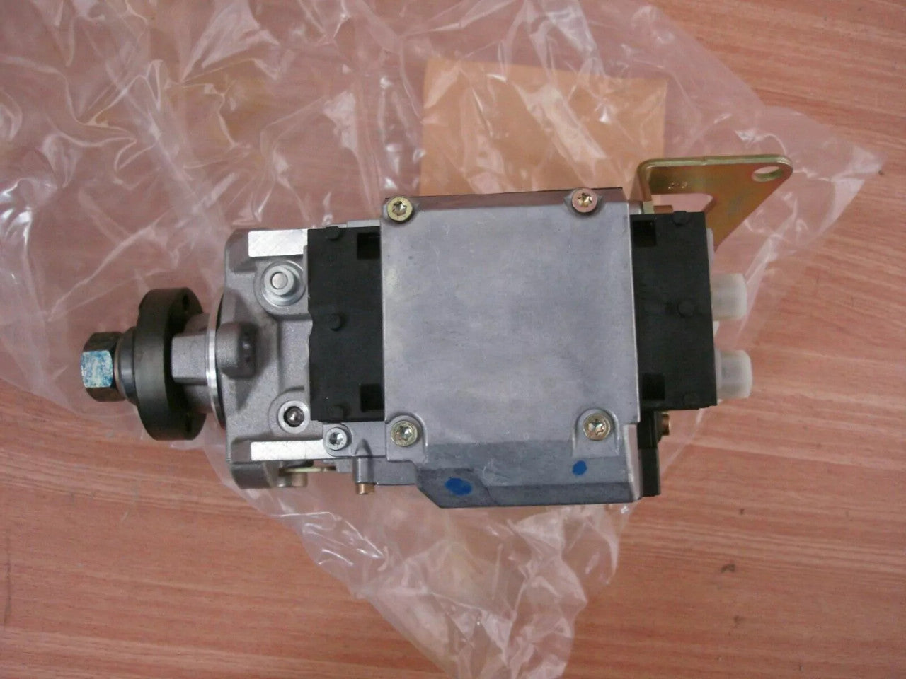 Fuel Pump fits Opel Vauxhall Vectra C Y20DTH 93172234 Genuine View Close Up Left