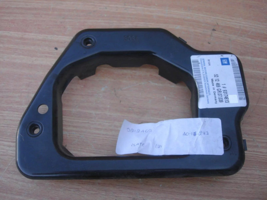 Strike Plate Left fits Opel Vauxhall Vectra C Signum 93174613 Genuine View Front