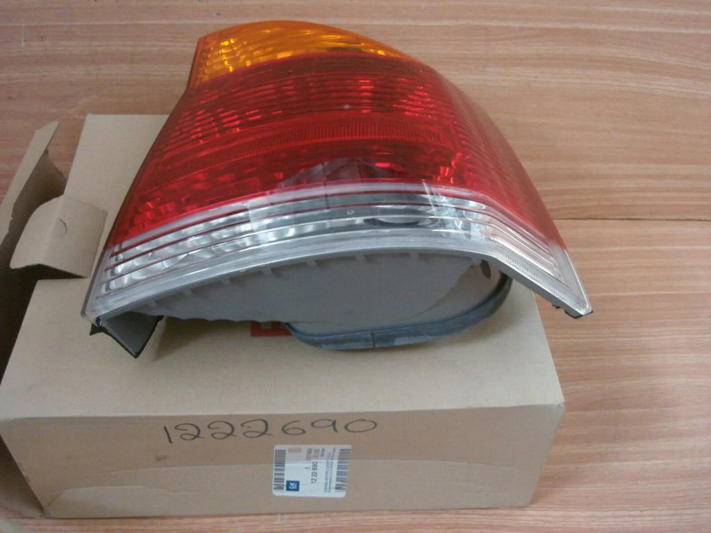 Tail Rear Light Right fits Opel Vauxhall Vectra C 93174904 Genuine View Front