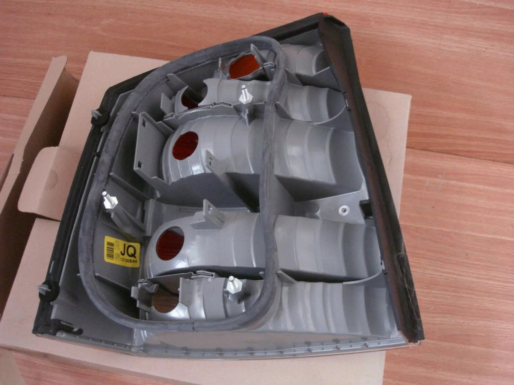 Tail Rear Light Right fits Opel Vauxhall Vectra C 93174904 Genuine View Right