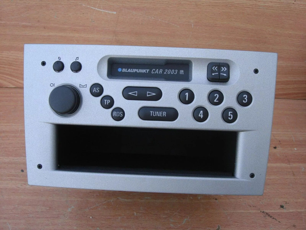 Radio & Cassette Player fits Opel Vauxhall Meriva A Corsa C 93175842 Genuine View Front