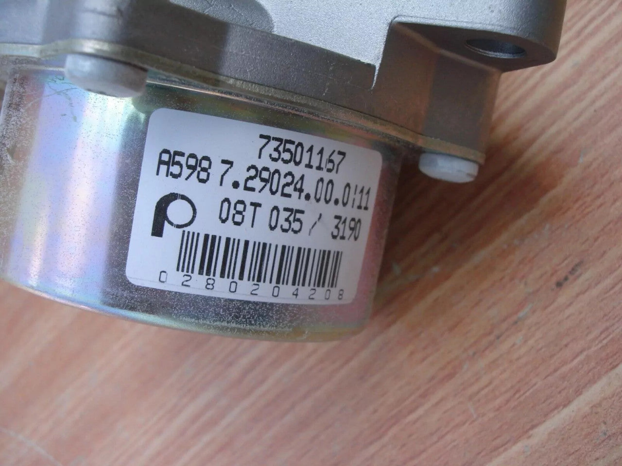 Brake Vacuum Pump fits Opel Vauxhall Tigra B Corsa C D Agila A B Meriva A 93178178 View Right
