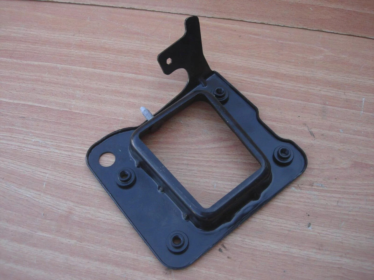 Strike Plate Left fits Opel Vauxhall Astra H Zafira B Saturn Astra 93180522 View Right