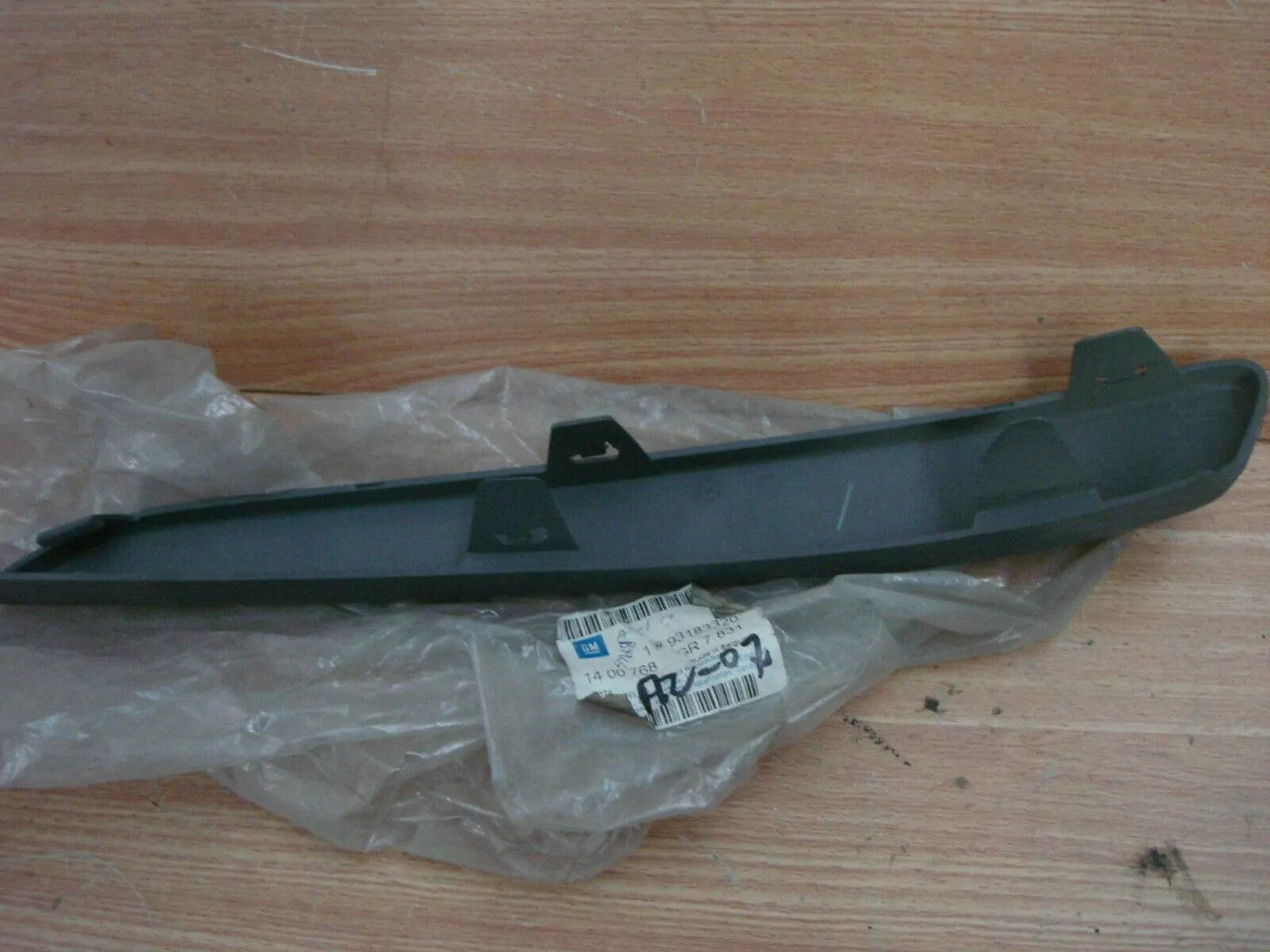 Bumper Moulding Front Right fits Opel Vauxhall Astra H 93183320 Genuine View Front