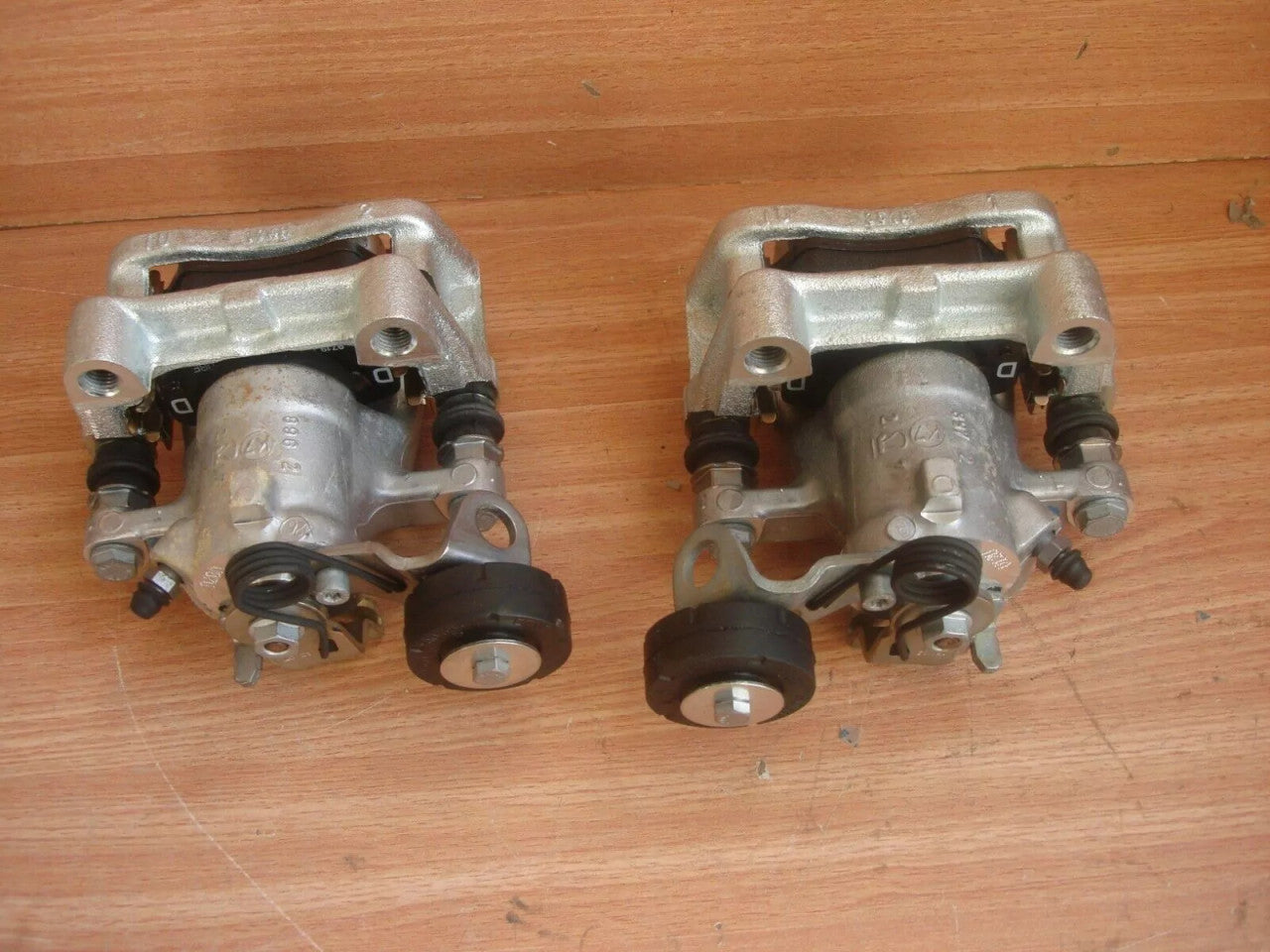 Brake Caliper Set Rear ABS fits Opel Vauxhall Astra G 93184692 Genuine View Front