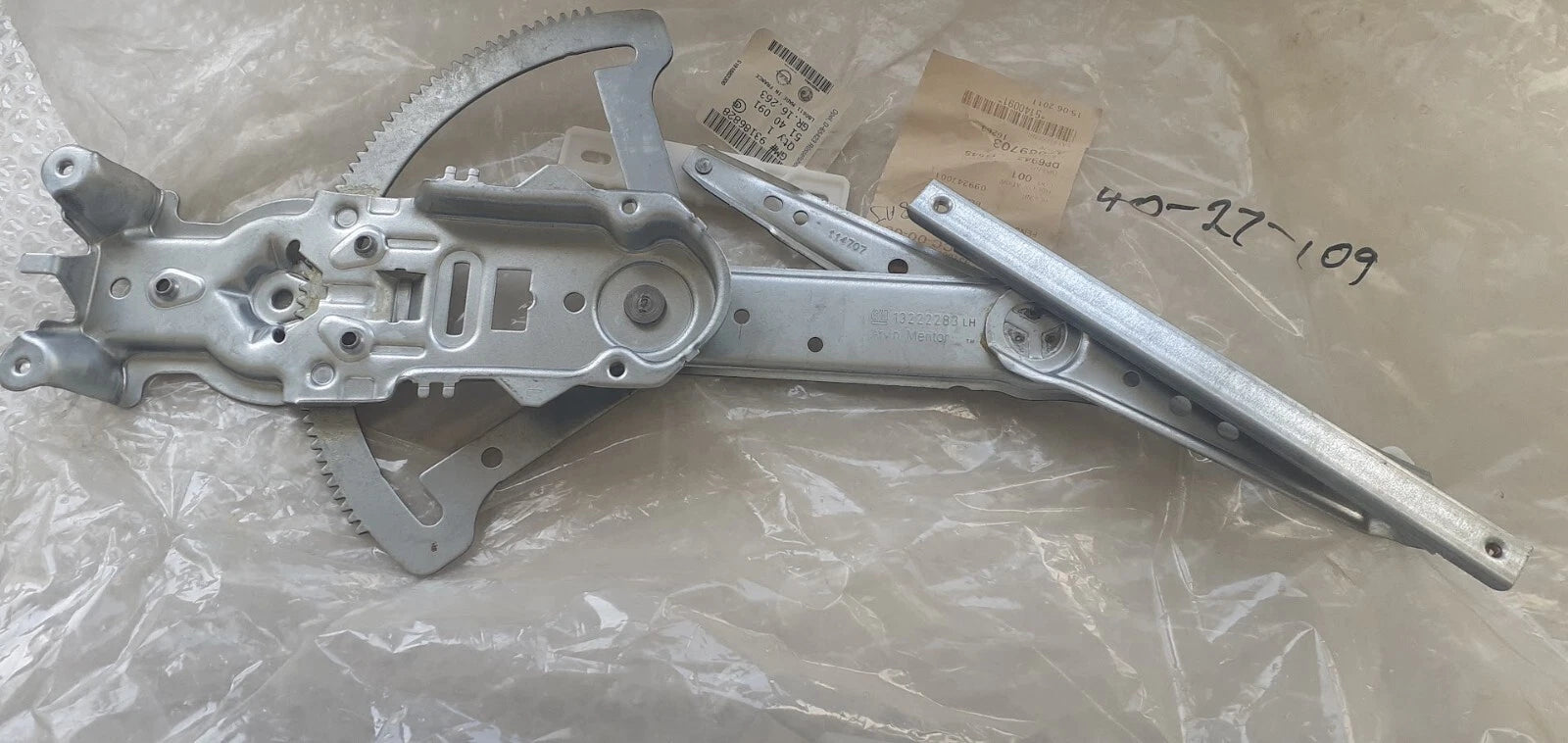 Window Regulator Front Left fits Opel Vauxhall Corsa C Combo F06 F25 93186828 Genuine View Front