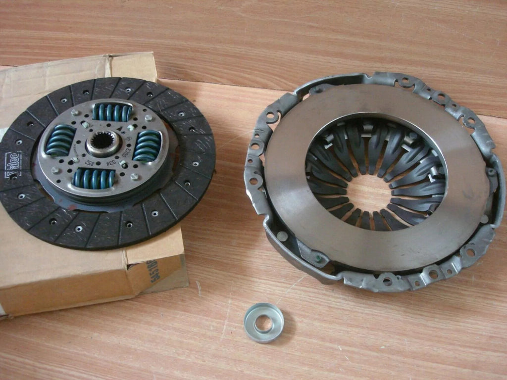 Clutch Kit fits Opel Vauxhall Movano A Renault Trafic Nissan Primastar 22DTi G9T 93188685 View Front