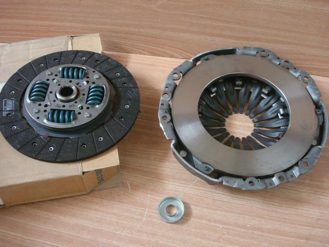 Clutch Kit fits Opel Vauxhall Movano A Renault Trafic Nissan Primastar 22DTi G9T 93188685 View Front