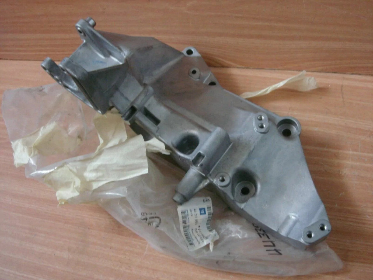 Alternator Bracket fits Opel Vauxhall Vivaro A Movano A Renault Trafic Master 93198228 View Rear