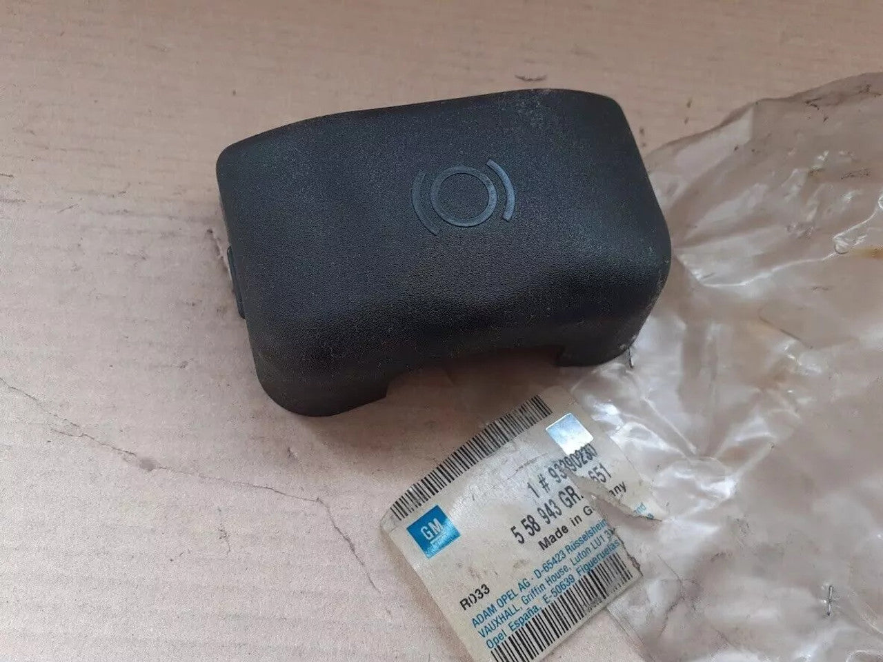 Brake Fluid Reservoir Cover fits Opel Vauxhall Meriva A 93390230 Genuine View Front