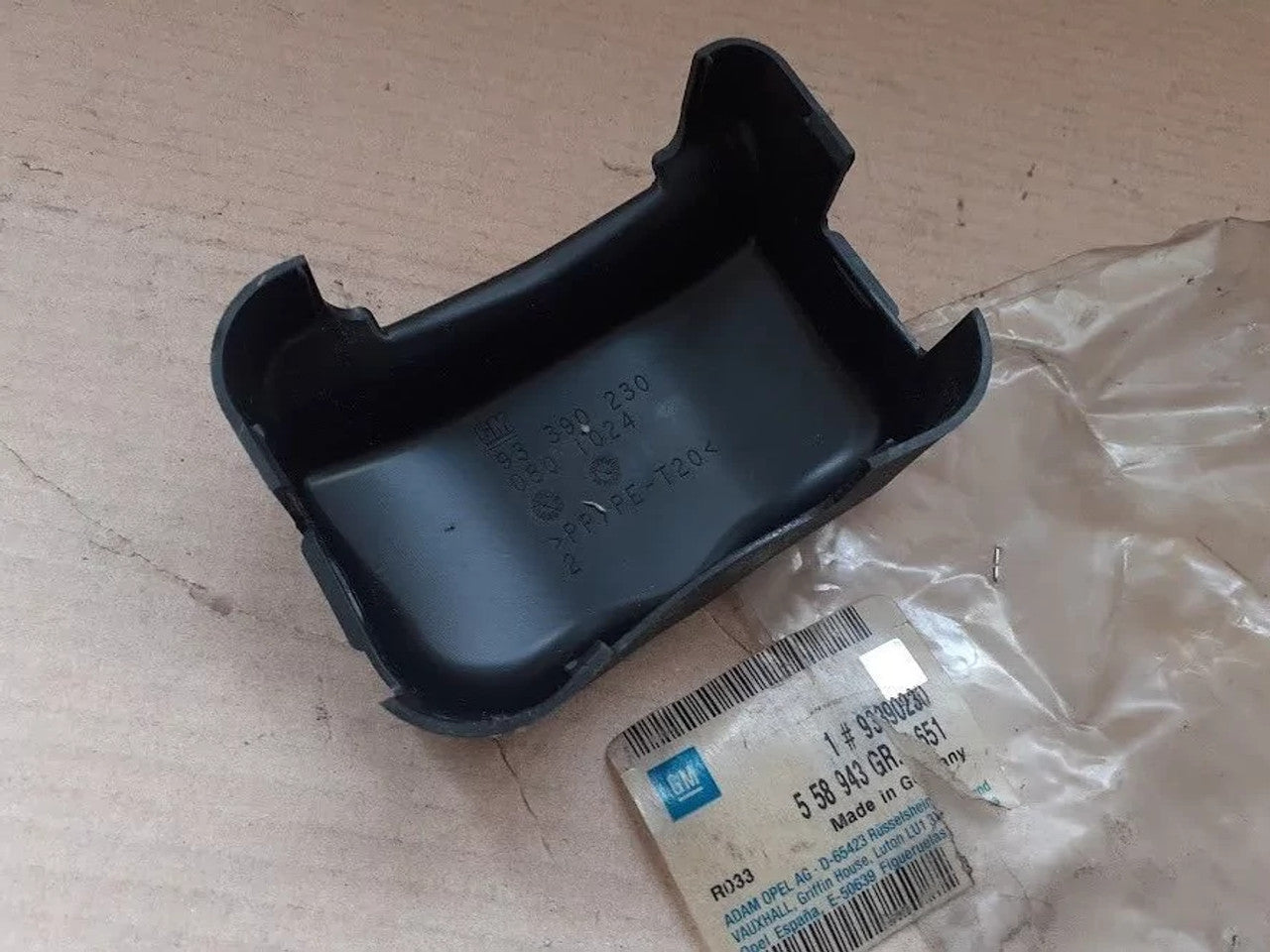 Brake Fluid Reservoir Cover fits Opel Vauxhall Meriva A 93390230 Genuine View Rear
