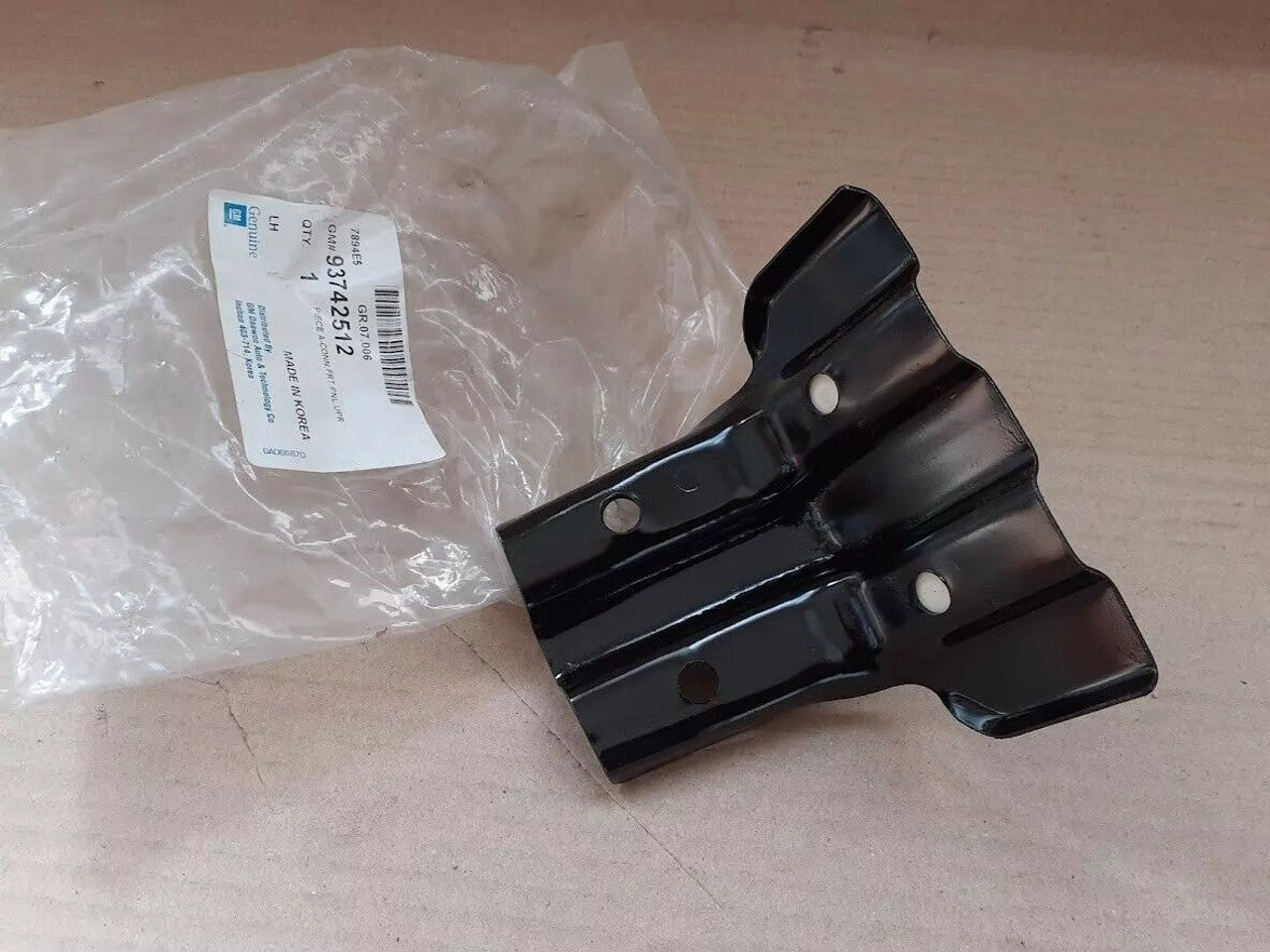 Bracket Front Wheelhouse Panel Upper fits Daewoo Chevrolet Lacetti 93742512 View Rear