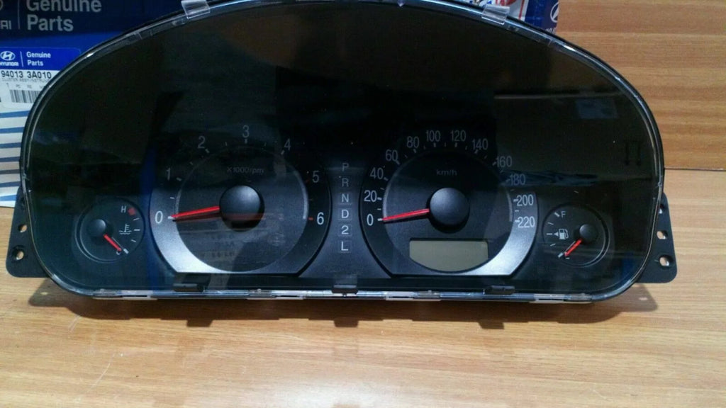 Instrument Cluster fits Hyundai Trajet 940133A010 Genuine View Right
