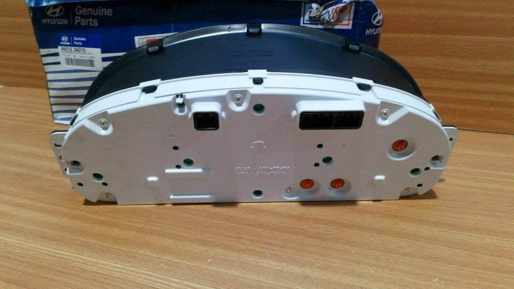 Instrument Cluster fits Hyundai Trajet 940133A010 Genuine View Left