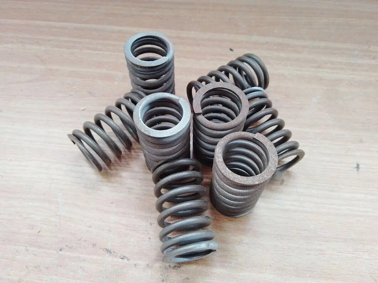 8x Valve Spring fits Opel Vauxhall Isuzu 4EE1 4EC1 15D 17TD X17TD 94120245 View Front