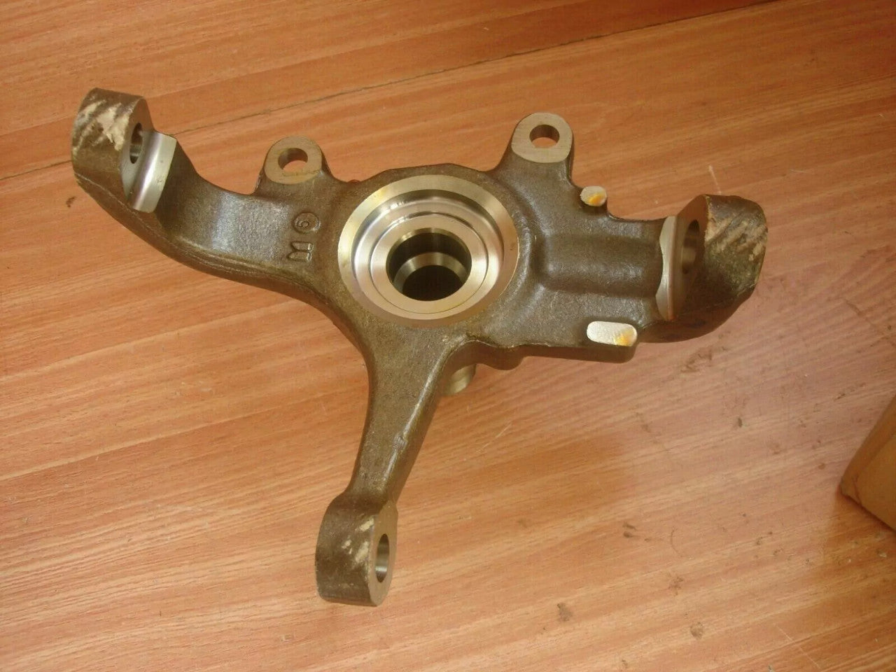 Steering Knuckle Right fits Opel Frontera A Isuzu Pickup TFS Chevrolet LUV 4WD 94173340 View Right