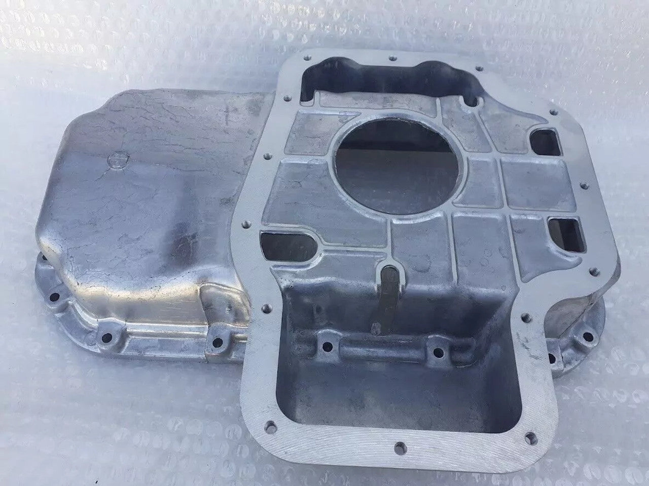 Oil Sump Pan Upper fits Opel Vauxhall 15TD 17TD X17TD 94326382 Genuine View Close Up Front