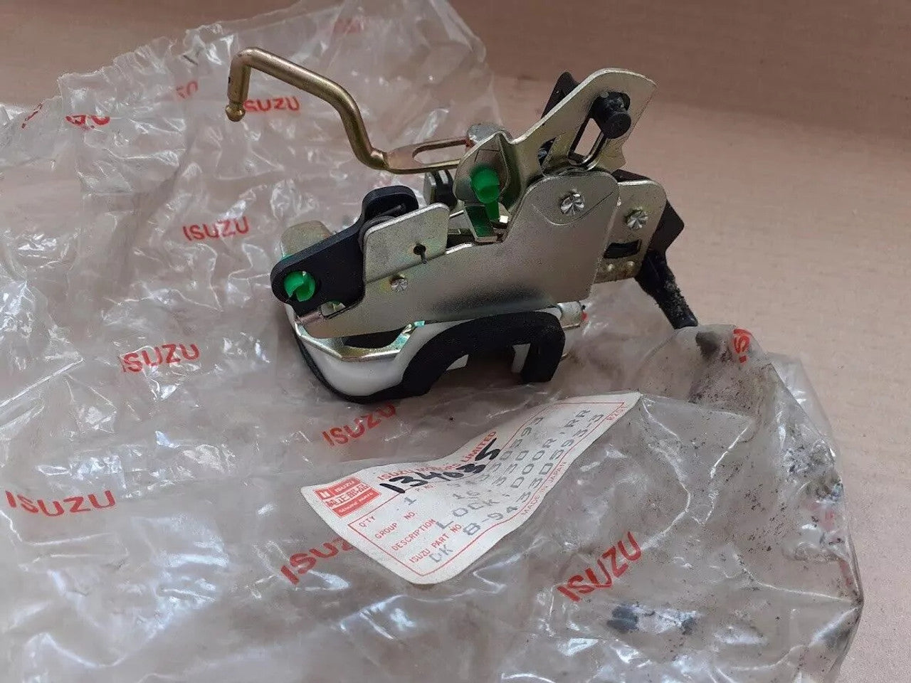 Door Lock Rear Left fits Isuzu Trooper MU Honda Passport Opel Frontera A Genuine 94330593 View Right