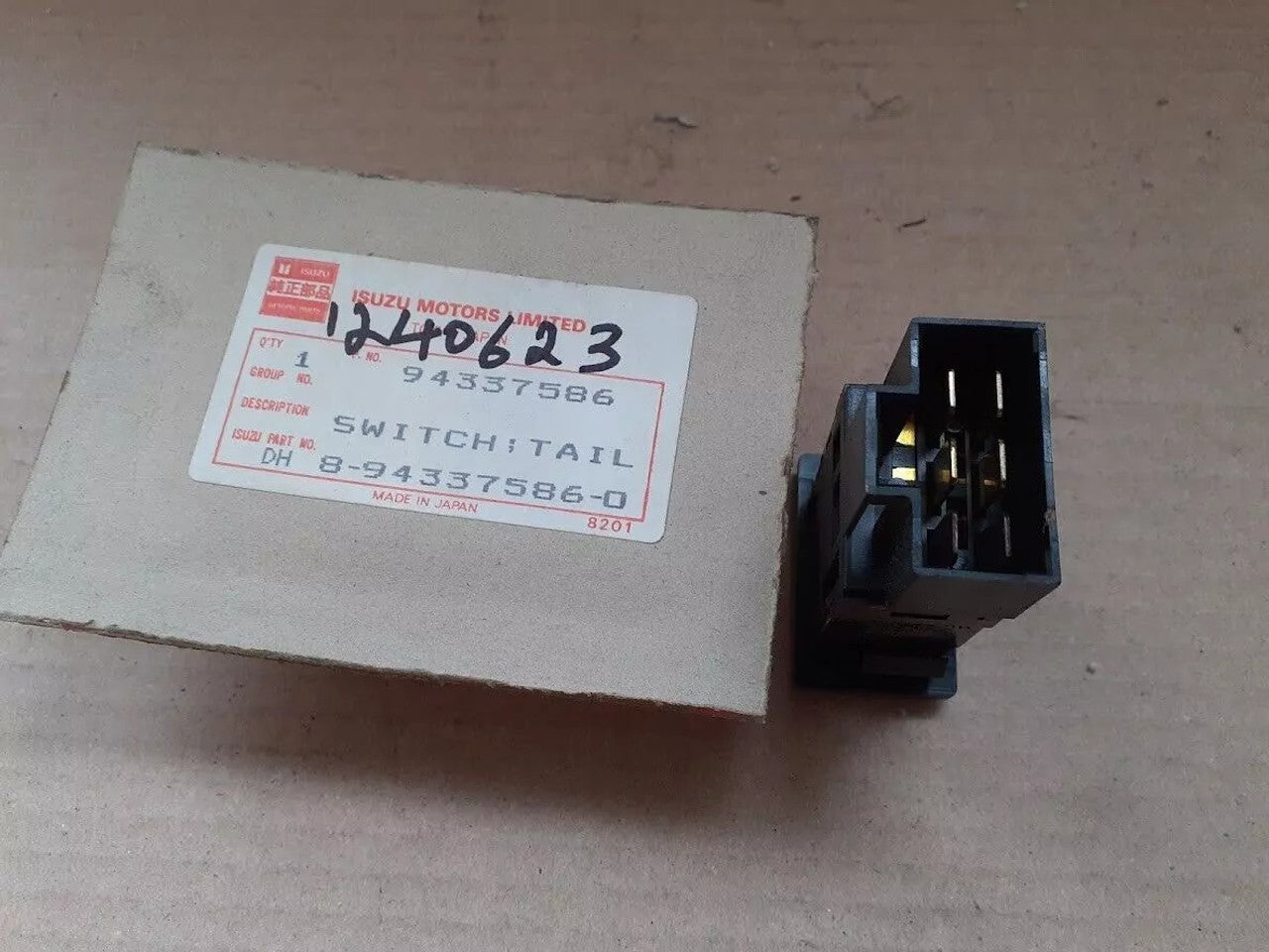 Switch Tail Gate Release fits Opel Vauxhall Frontera A Isuzu MU 94337586 Genuine View Rear